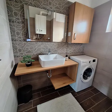 Bea Apartment Balatonalmadi